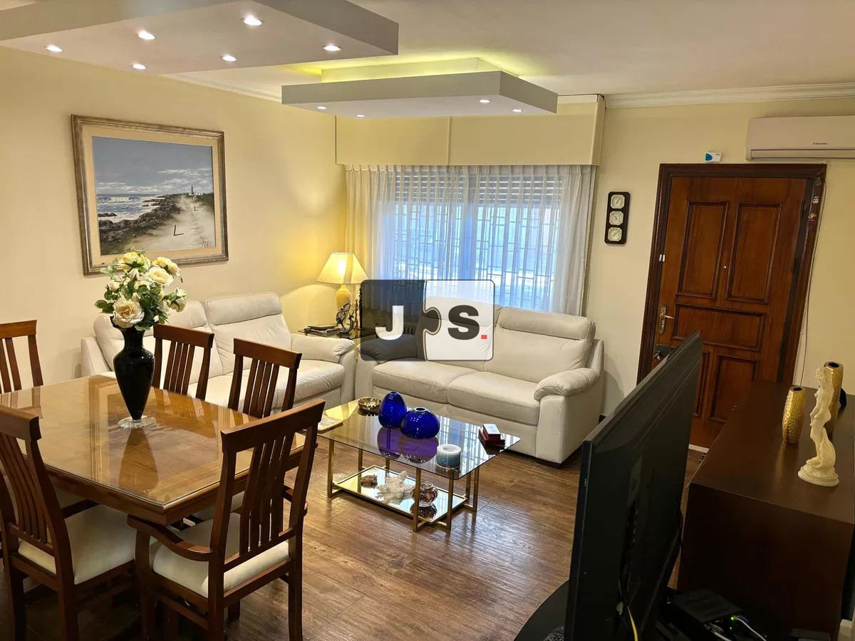 Casa ID.2826 - Venta casa, 3 Dormitorios, 2 Baños, Parque Rodo