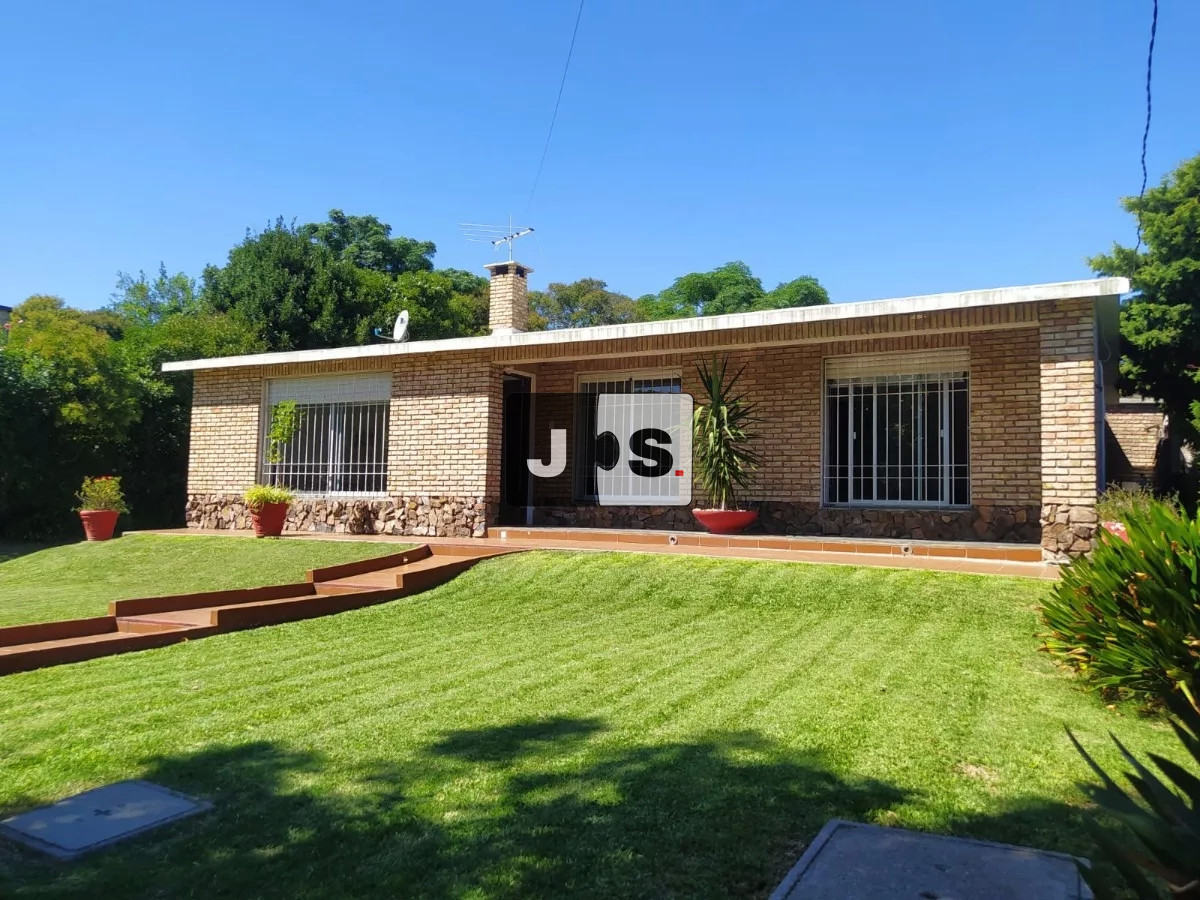 Casa ID.176 - Venta casa 3 dormitorios Piedras Blancas Ideal Inversion. Con renta.