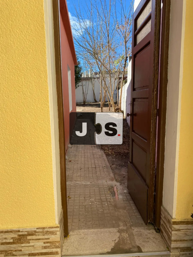 Casa ID.3864 - Vendo casa 2 dormitorios en La Blanqueada 