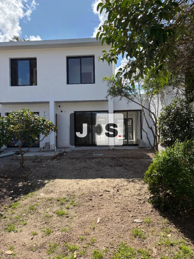 Casa ID.2067 - Venta casa 3 dormitorios Shangrila sur 