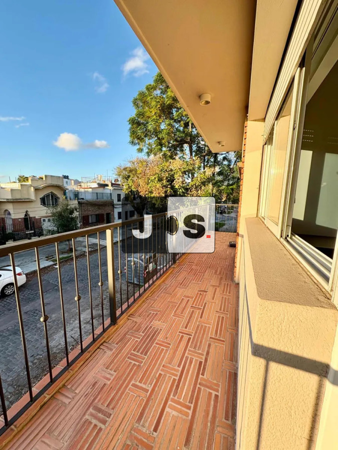 Casa ID.3735 - Vendo Casa mas Oficina, 4 Habitaciones , 4 Baños, Barrio Jacinto Vera