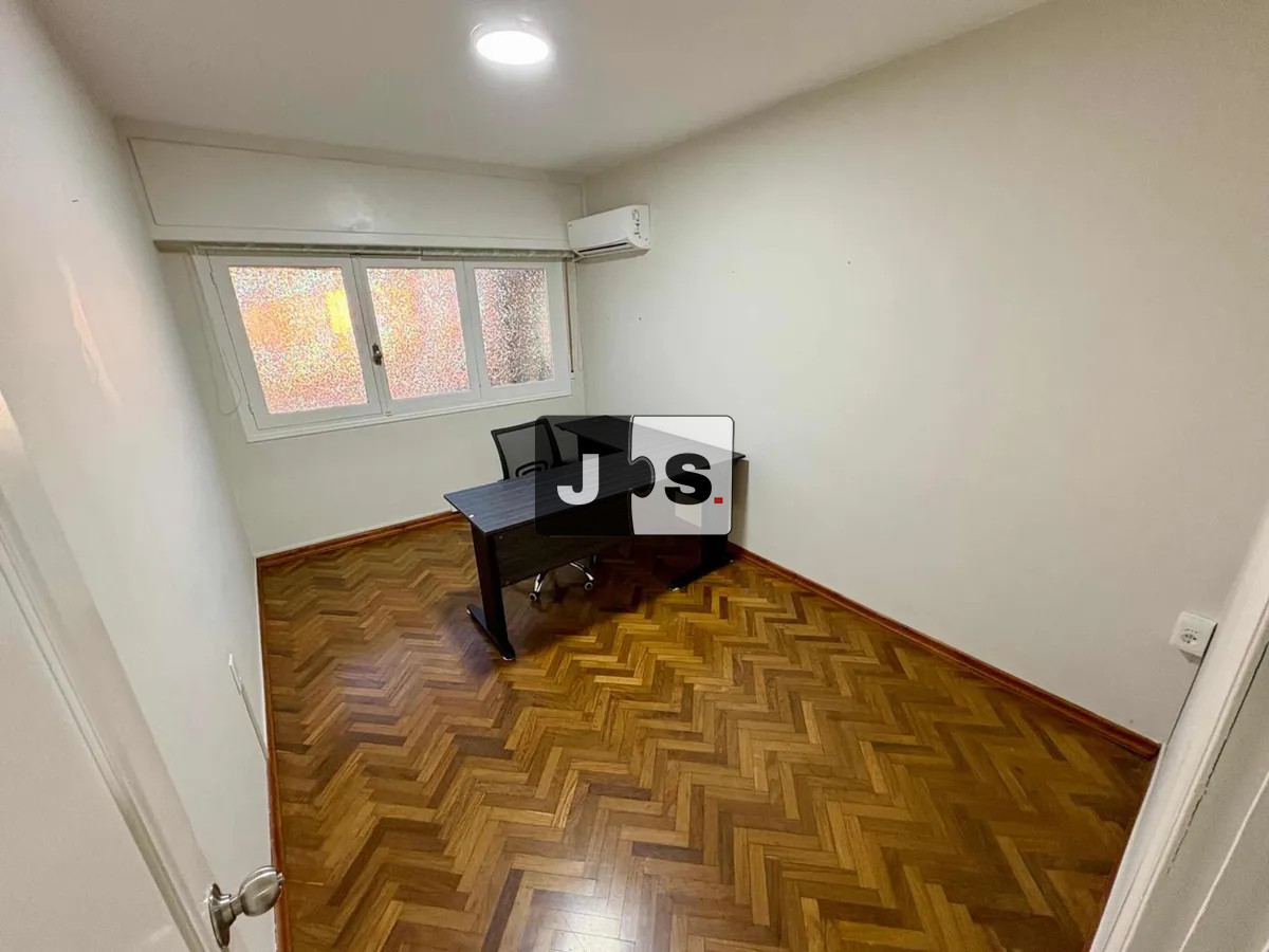 Casa ID.3735 - Vendo Casa mas Oficina, 4 Habitaciones , 4 Baños, Barrio Jacinto Vera