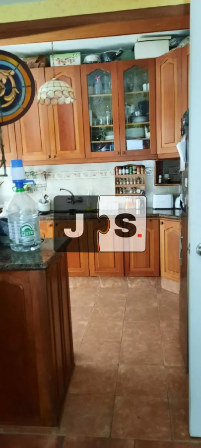 Casa ID.2540 - Vendo casa 8 dormitorios Pocitos