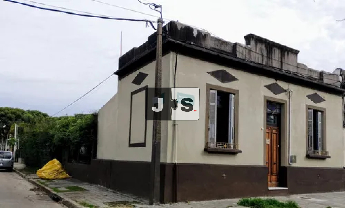 Casa ID.3752 - Vendo casa de 2 dormitorios en el Prado con cochera y jardín