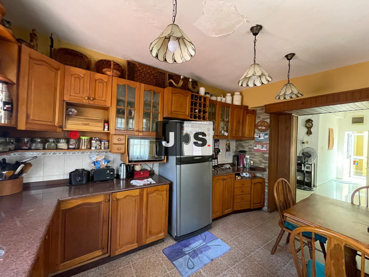 Casa ID.3236 - Venta Casa 3 Dormitorios, 2 baños, Piscina y Barbacoa, Garaje, La Blanqueada 