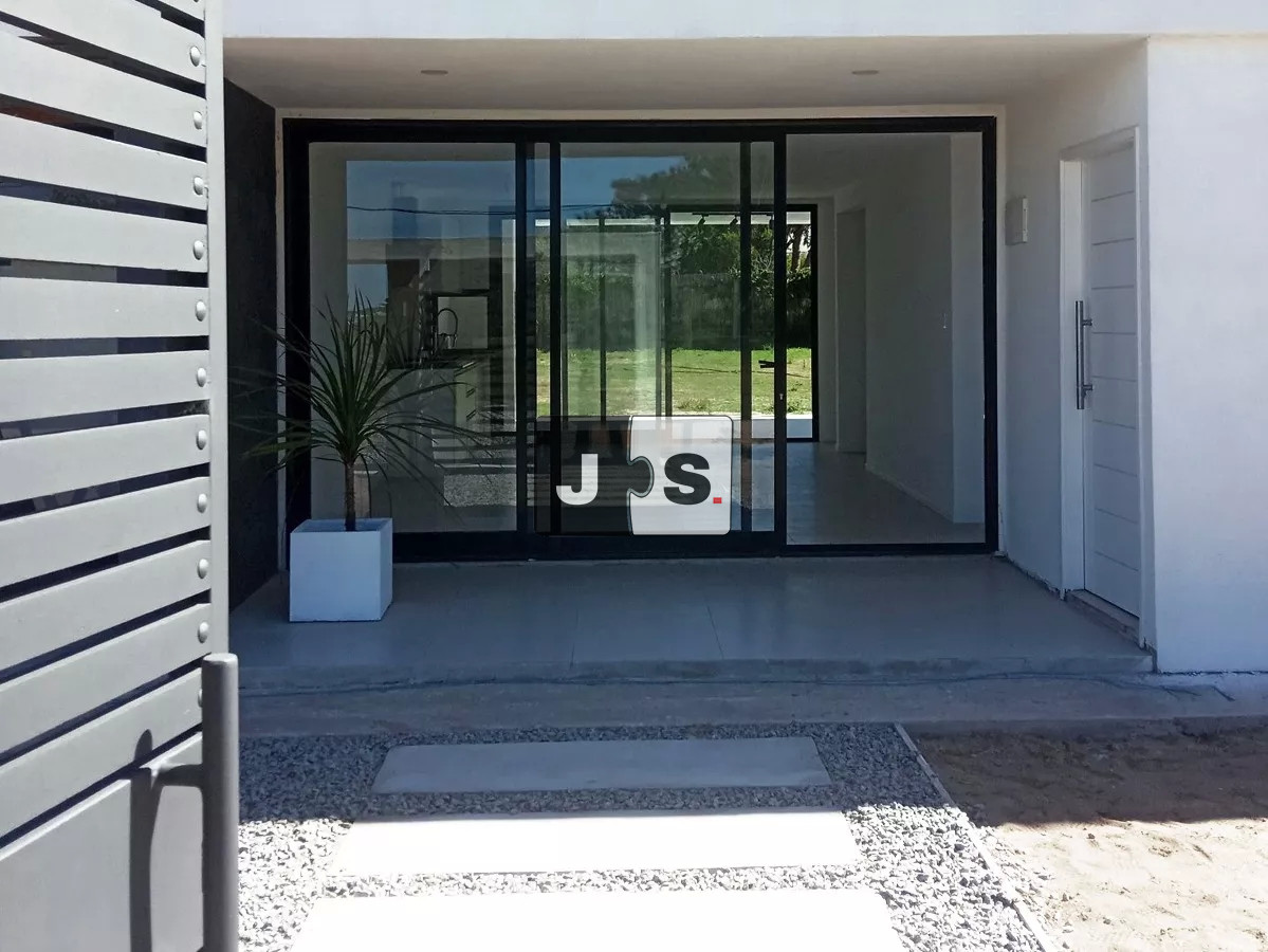 Casa ID.1277 - Casa a Estrenar Punta de Chileno 4 dormitorios 2 baños Punta de Chileno, Maldonado