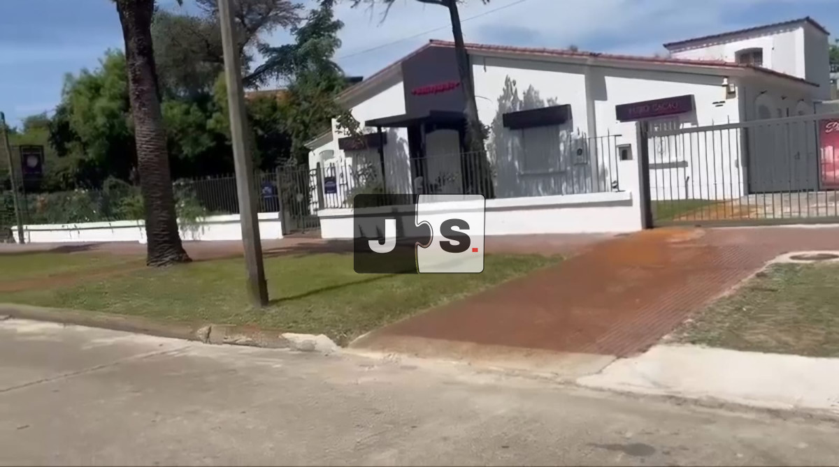 Casa ID.3789 - Venta casa 4 dormitorios Carrasco Montevideo
