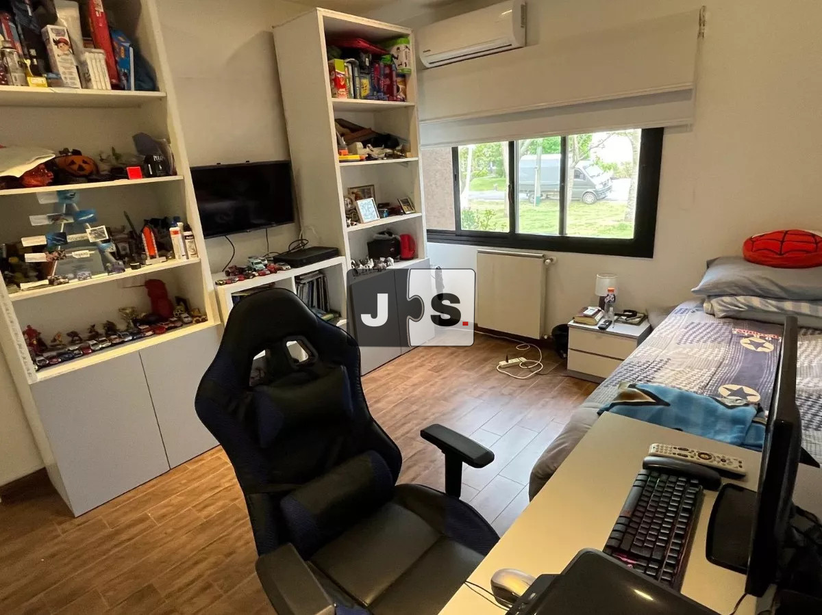 Casa ID.2113 - Venta casa 4 dormitorios Viñedos de La Tahona