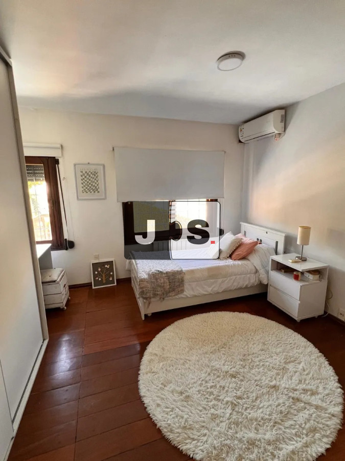 Casa ID.4258 - Vendo casa en Pocitos de 2 plantas, con piscina climatizada. 