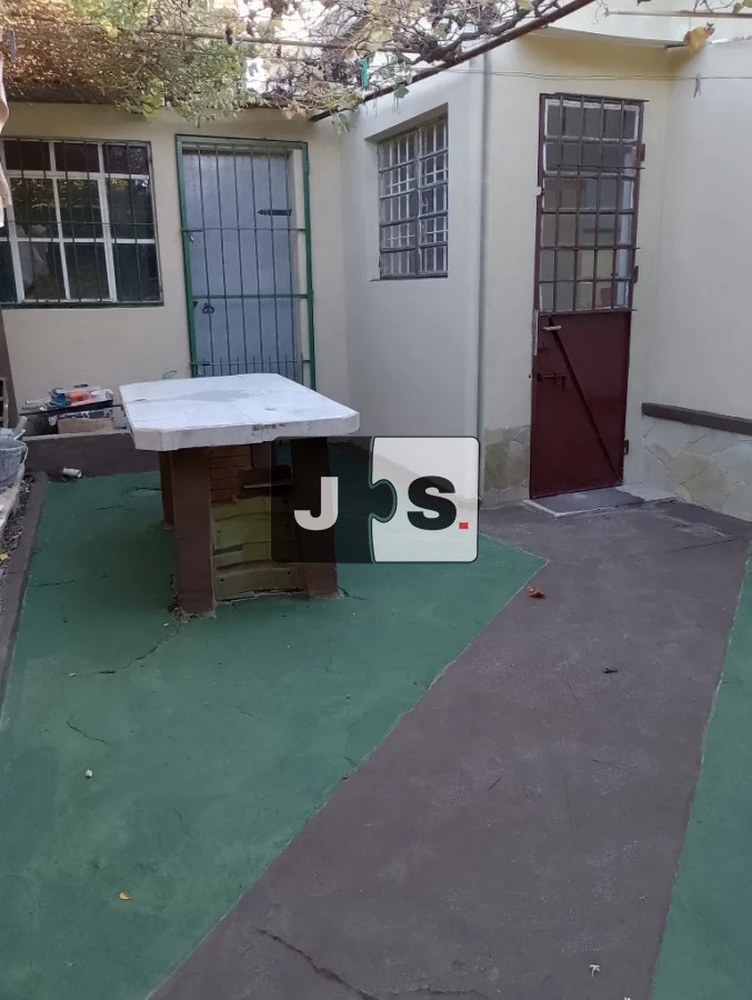 Casa ID.3752 - Vendo casa de 2 dormitorios en el Prado con cochera y jardín