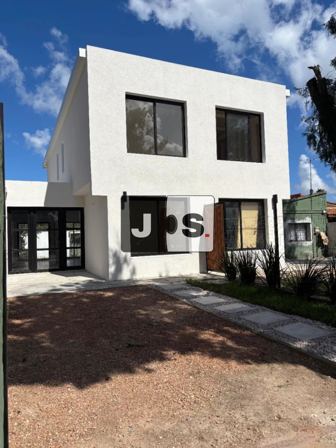Casa ID.2067 - Venta casa 3 dormitorios Shangrila sur 