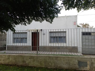 Casa venta 2 dormitorios Las Piedras Canelones