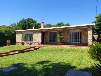 Venta casa 3 dormitorios Piedras Blancas Ideal Inversion. Con renta.