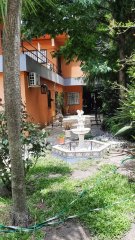 Vendo casa 8 dormitorios Pocitos