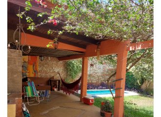 Vendo Casa, 3 Dormitorios, 2 Baños, Garage, Piscina,  Barrio Cordón Sur