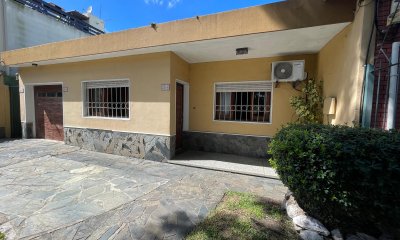 Venta Casa 2 Dormitorios, 1 baños, Parrillero, Patio interno, Lavero La Blanqueada