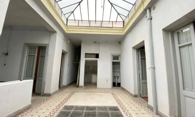 venta o Alquiler Casa 5 Dormitorios, 2 Baños, Azotea, Bella Vista