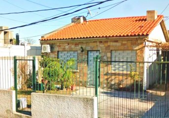 Venta casa 3 dormitorios con patio en Malvin Norte