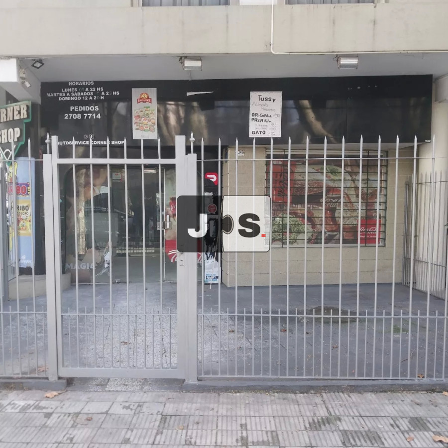 Local Comercial ID.1726 - Alquilo Local Excelente Esquina 72 M²