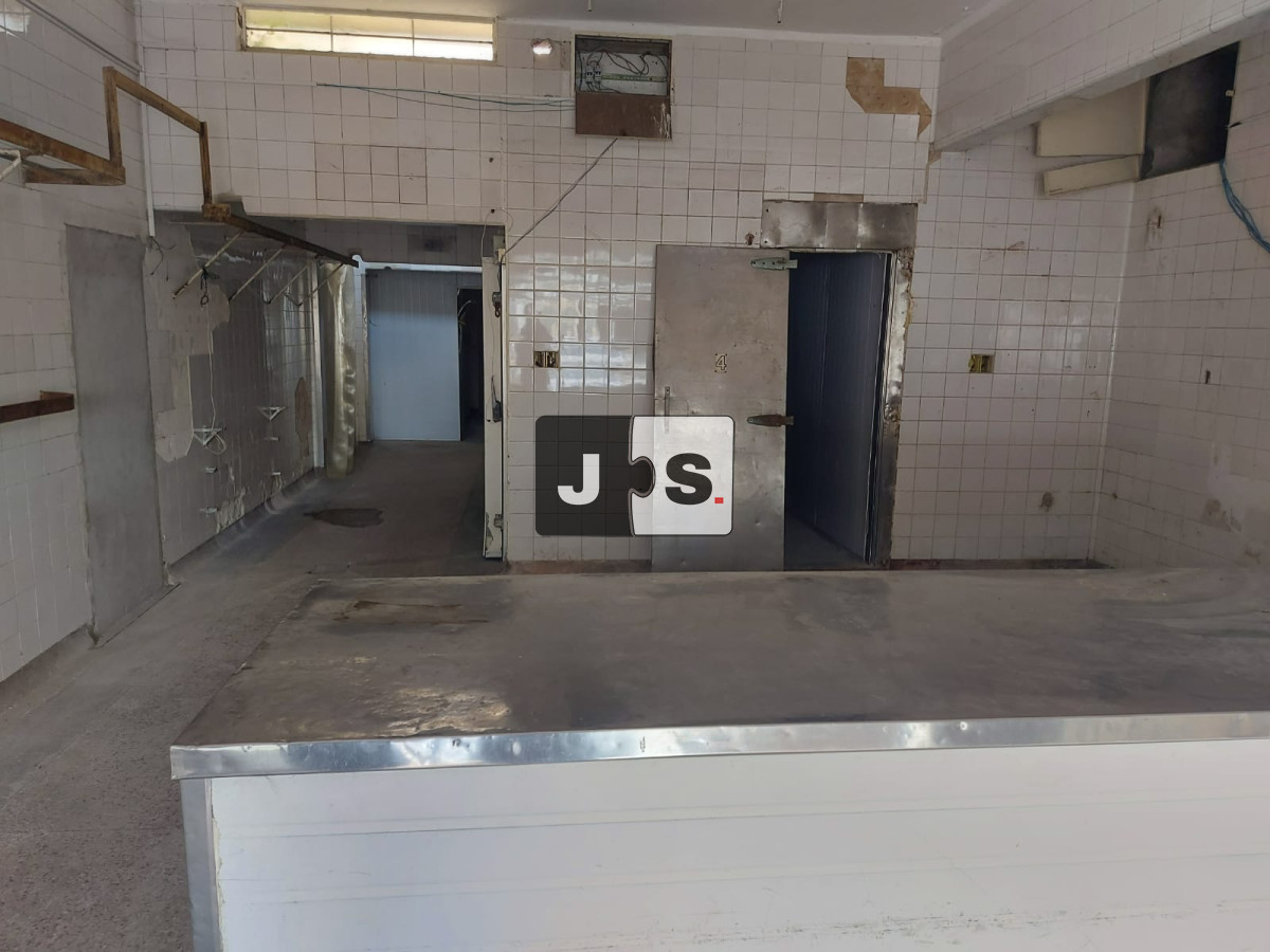Local Comercial ID.1301 - Alquiler/venta de local para fabrica de chacinados y otros