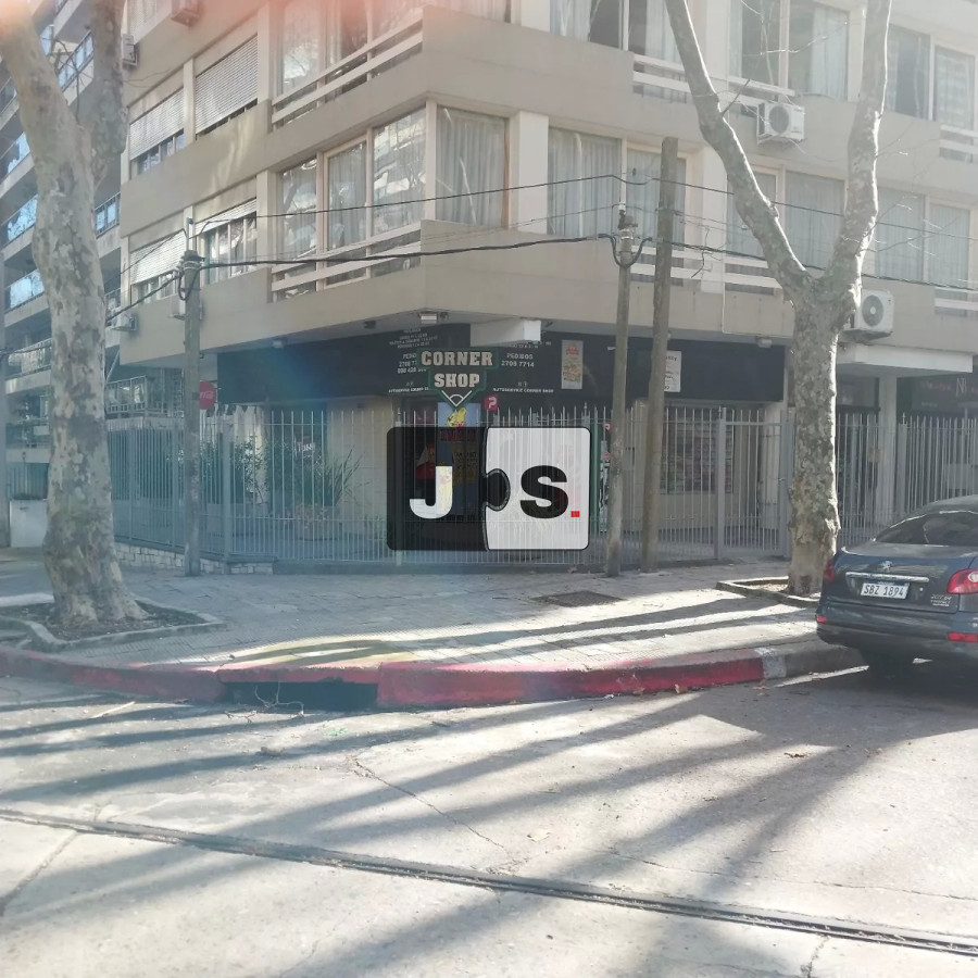 Local Comercial ID.1726 - Alquilo Local Excelente Esquina 72 M²