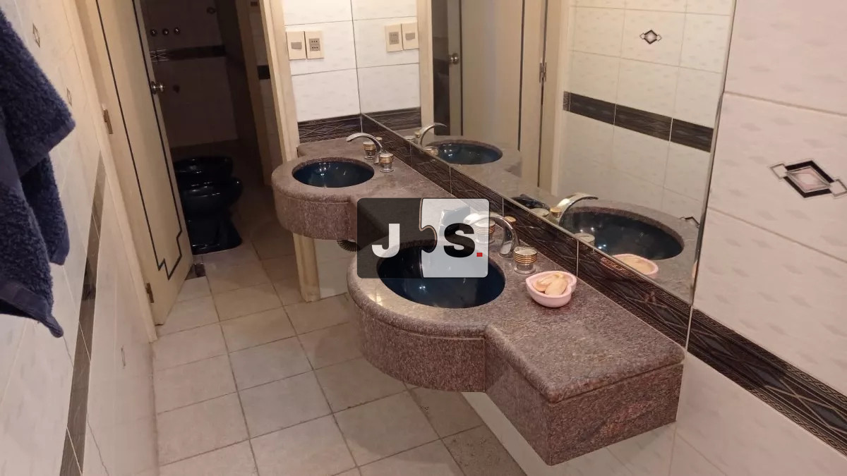 Local Comercial ID.2368 - Vendo local comercial 2 pisos Centro