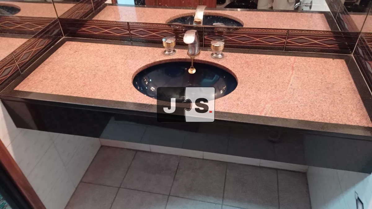 Local Comercial ID.2368 - Vendo local comercial 2 pisos Centro