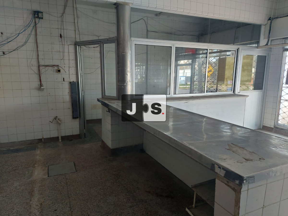Local Comercial ID.1301 - Alquiler/venta de local para fabrica de chacinados y otros