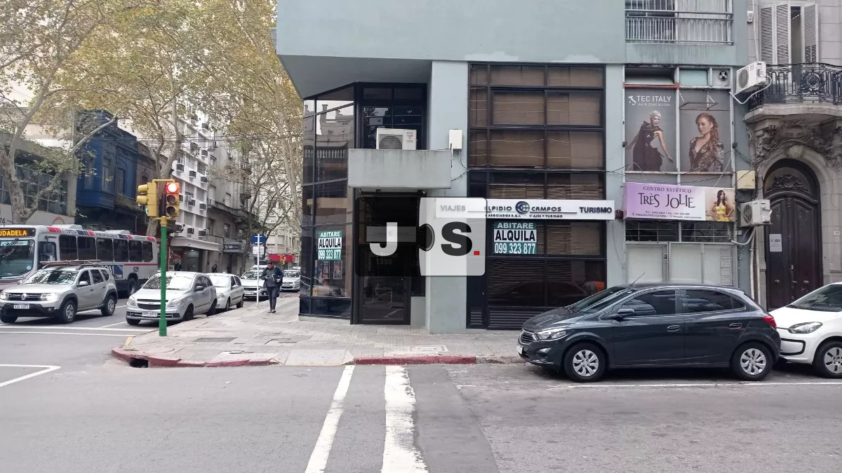 Local Comercial ID.2362 - Alquilo local comercial 2 pisos 