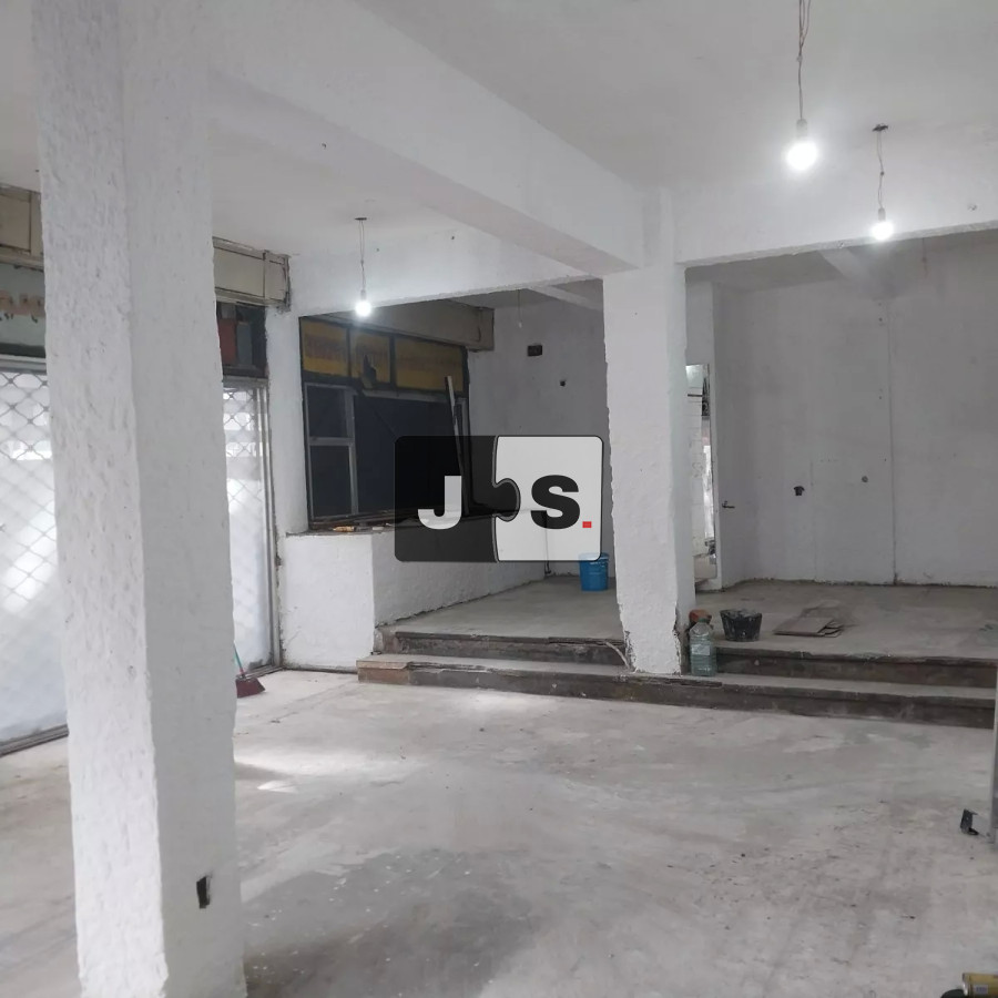 Local Comercial ID.1726 - Alquilo Local Excelente Esquina 72 M²
