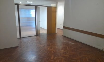 Vendo local comercial ubicado sobre 18 con garage, Centro