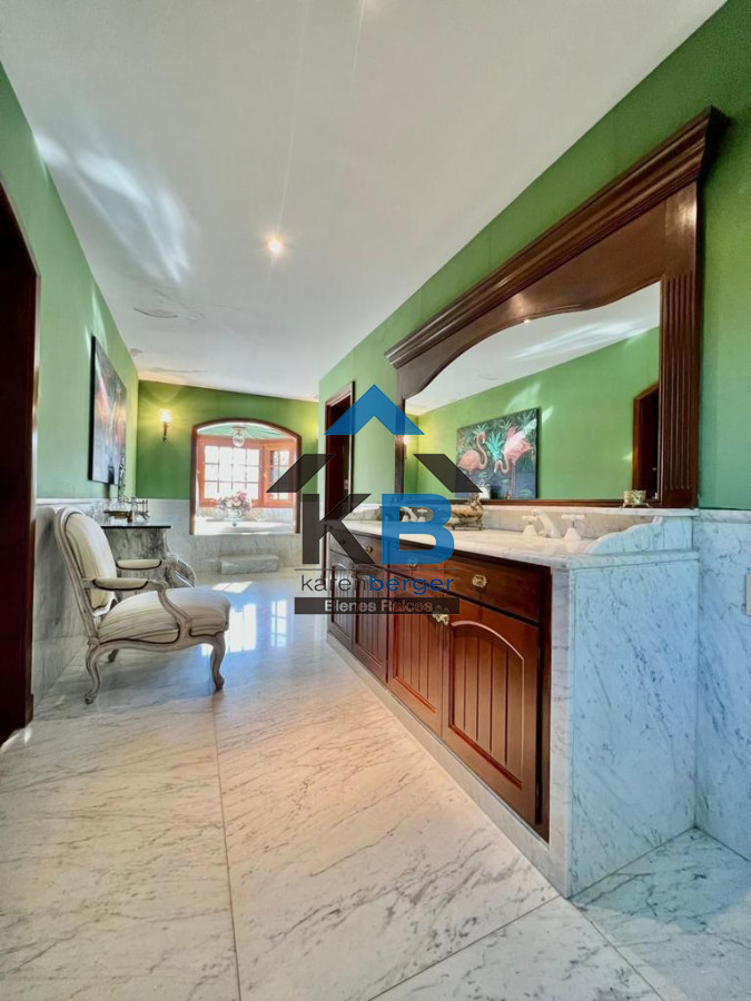 Casa ID.437 - Casa en Punta del Este, Beverly Hills