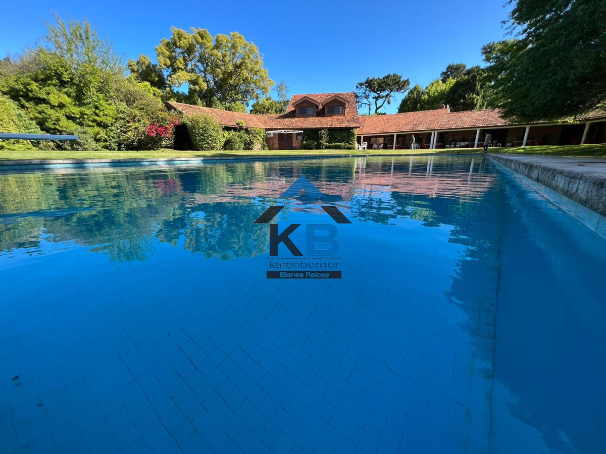 Casa ID.437 - Casa en Punta del Este, Beverly Hills