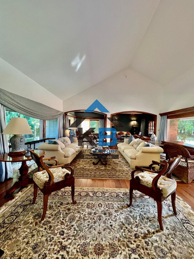 Casa ID.437 - Casa en Punta del Este, Beverly Hills