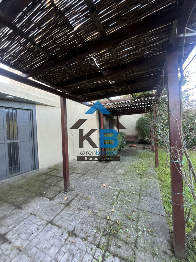 Casa ID.659 - Carrasco vende casa 3 dormitorios 