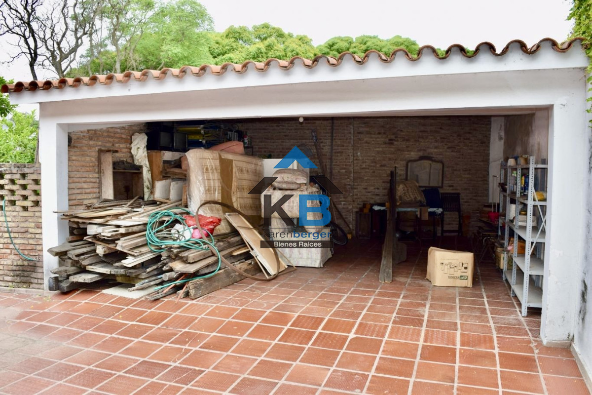 Casa ID.599 - Carrasco alquiler empresa o familiar