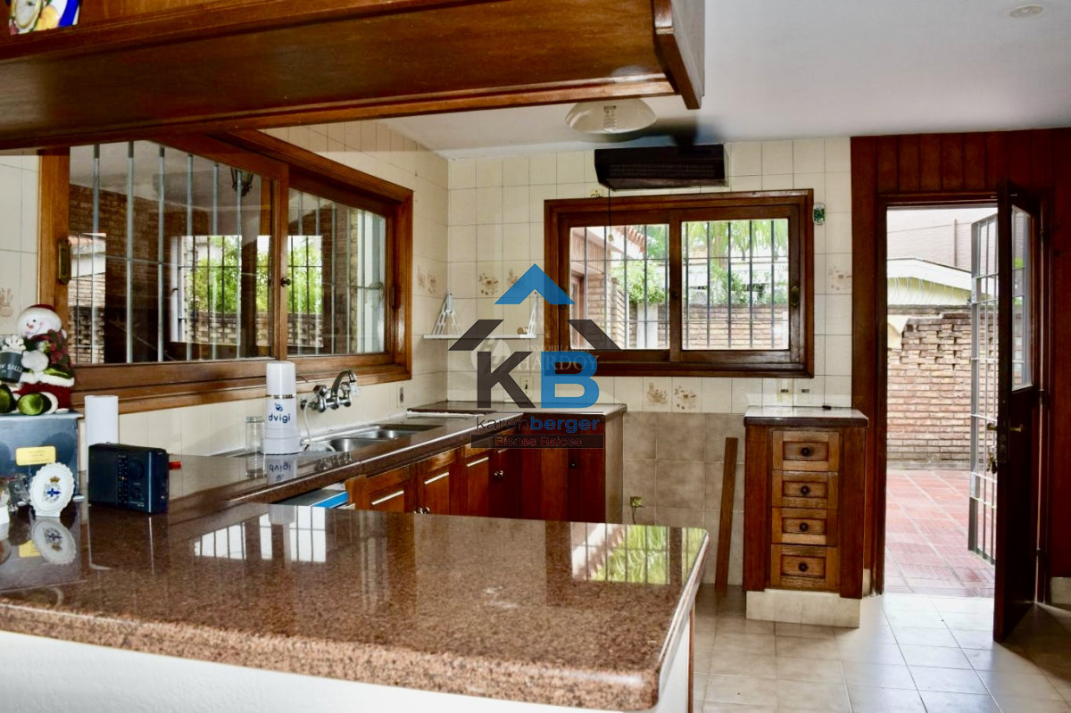 Casa ID.599 - Carrasco alquiler empresa o familiar