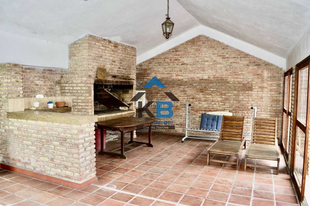 Casa ID.599 - Carrasco alquiler empresa o familiar