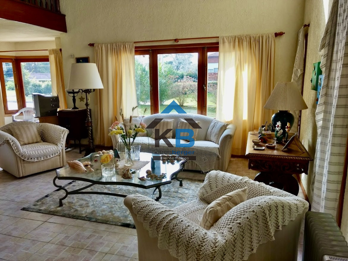 Casa ID.696 - Alquiler Cantegril Punta del Este