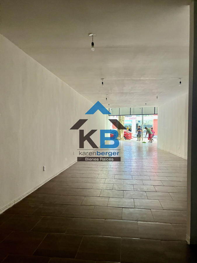 Local Comercial ID.662 - Local en Montevideo, Reus
