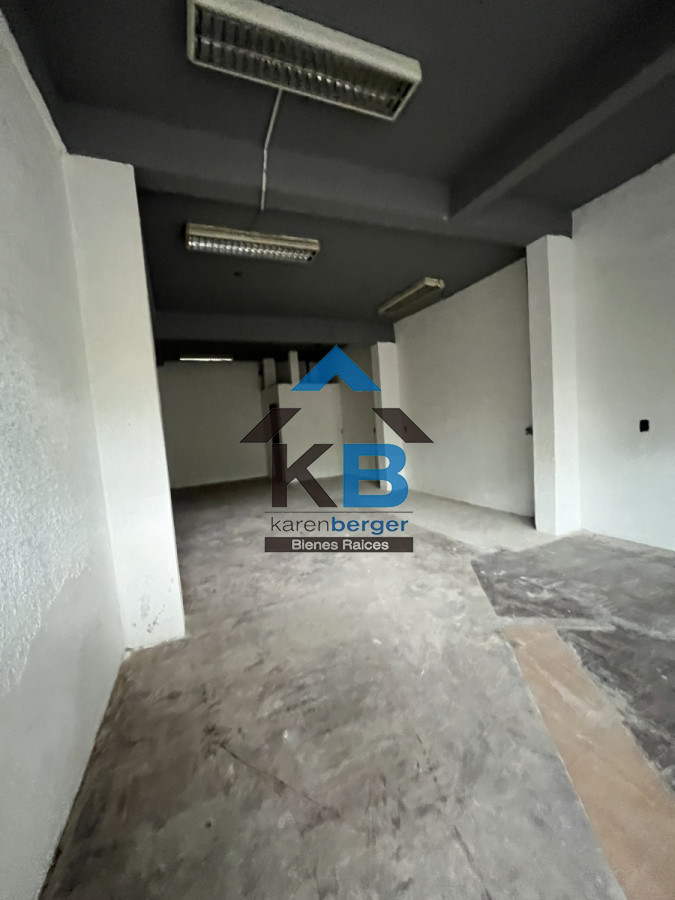 Local Comercial ID.426 - Local en Montevideo, Parque Rodo
