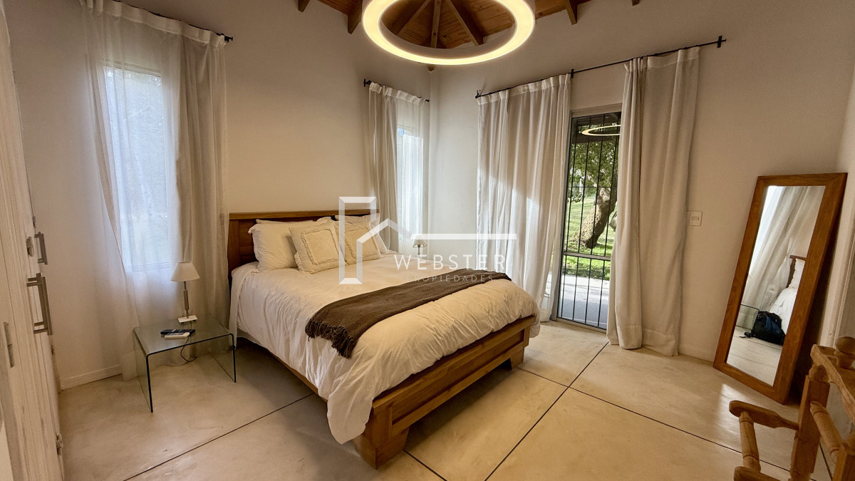 Casa ID.2575 - Venta Casa 4 dormitorios Rincón del Indio Punta del Este