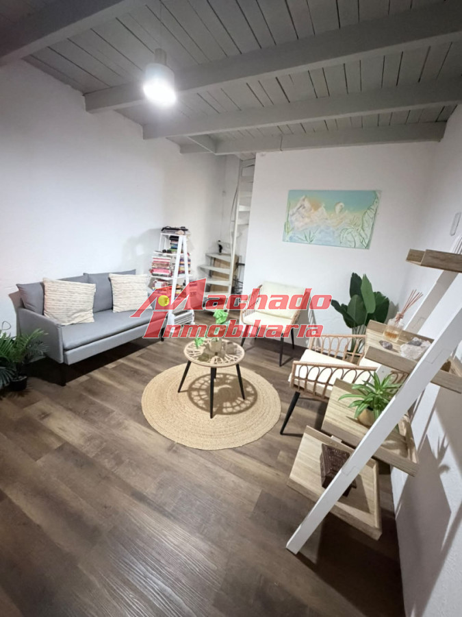 Venta local Punta del Este Peninsula edificio torre gorlero - MCH14531L