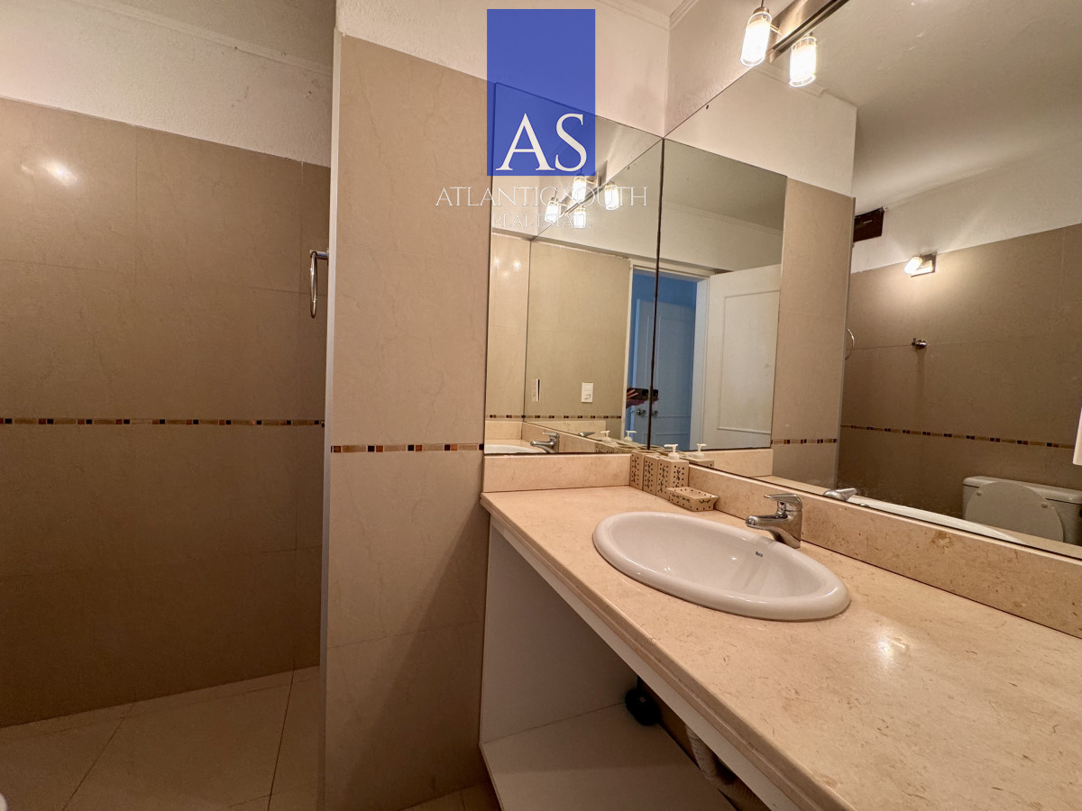 Apartamento ID.4207 - Apartamento frente al mar barbacoa propia 2 dormitorios 2 baños primera linea Pinares Mansa Punta del Este
