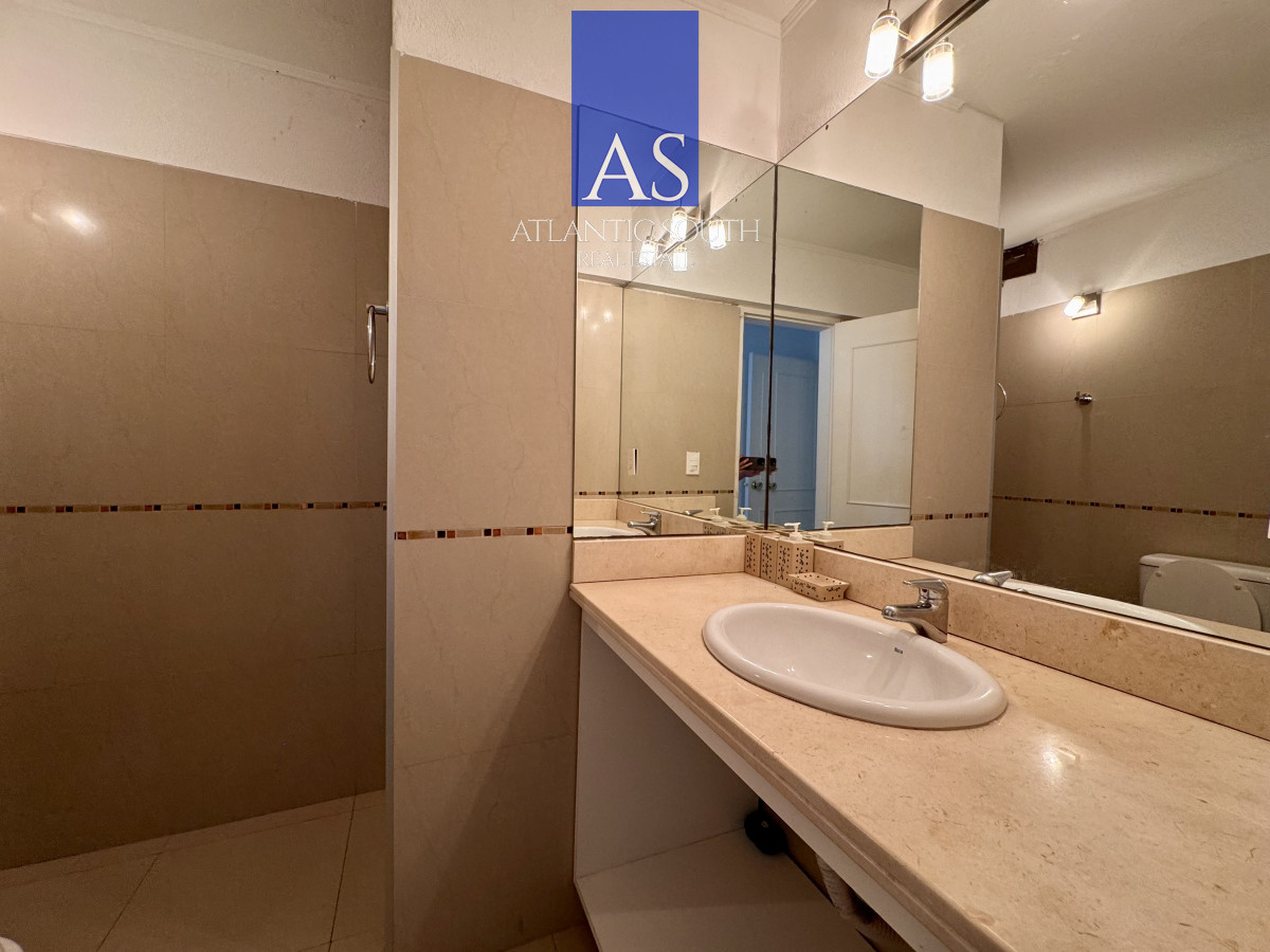 Apartamento ID.4207 - Apartamento frente al mar barbacoa propia 2 dormitorios 2 baños primera linea Pinares Mansa Punta del Este