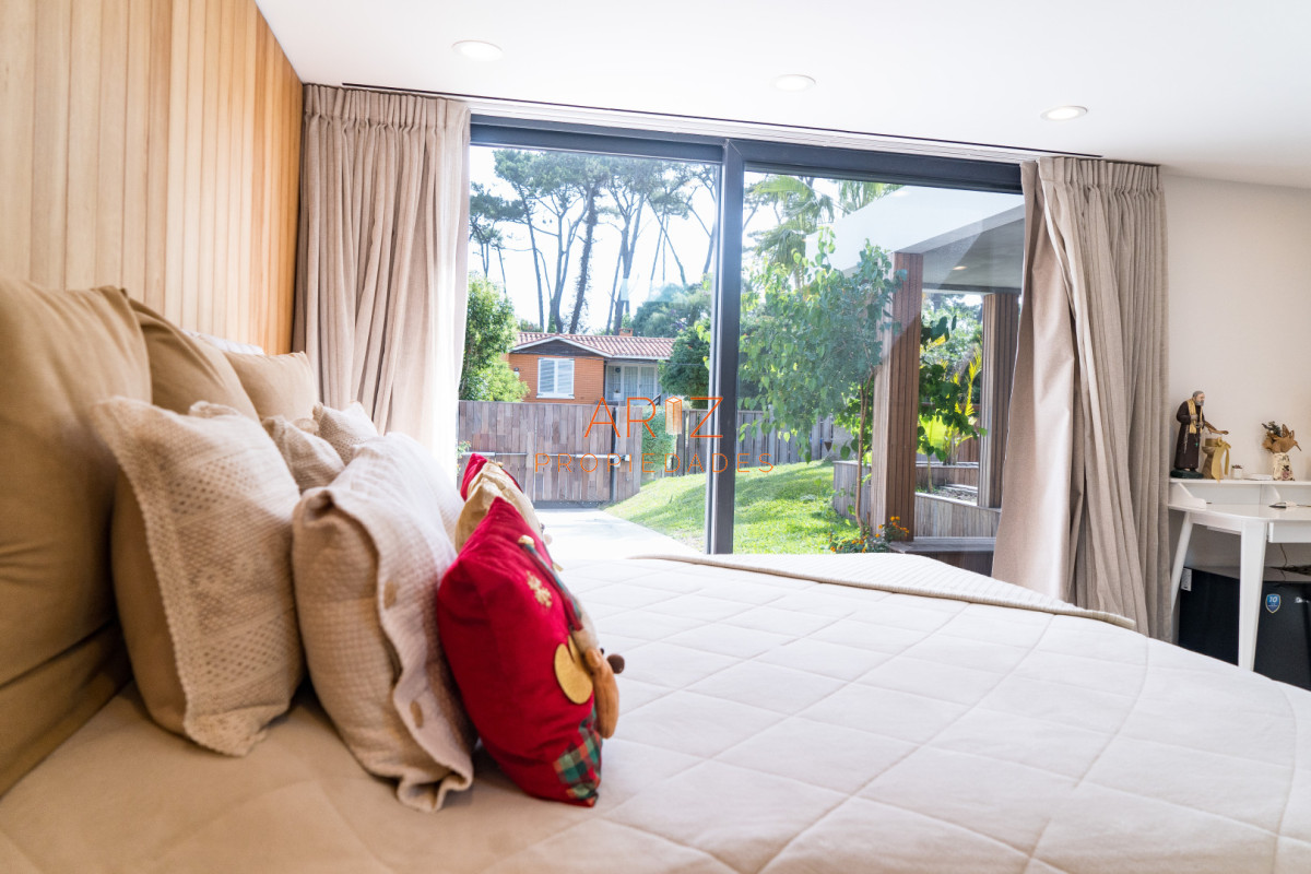 Casa ID.2490 - Venta Casa 4 dormitorios mas dependencia Punta del Este