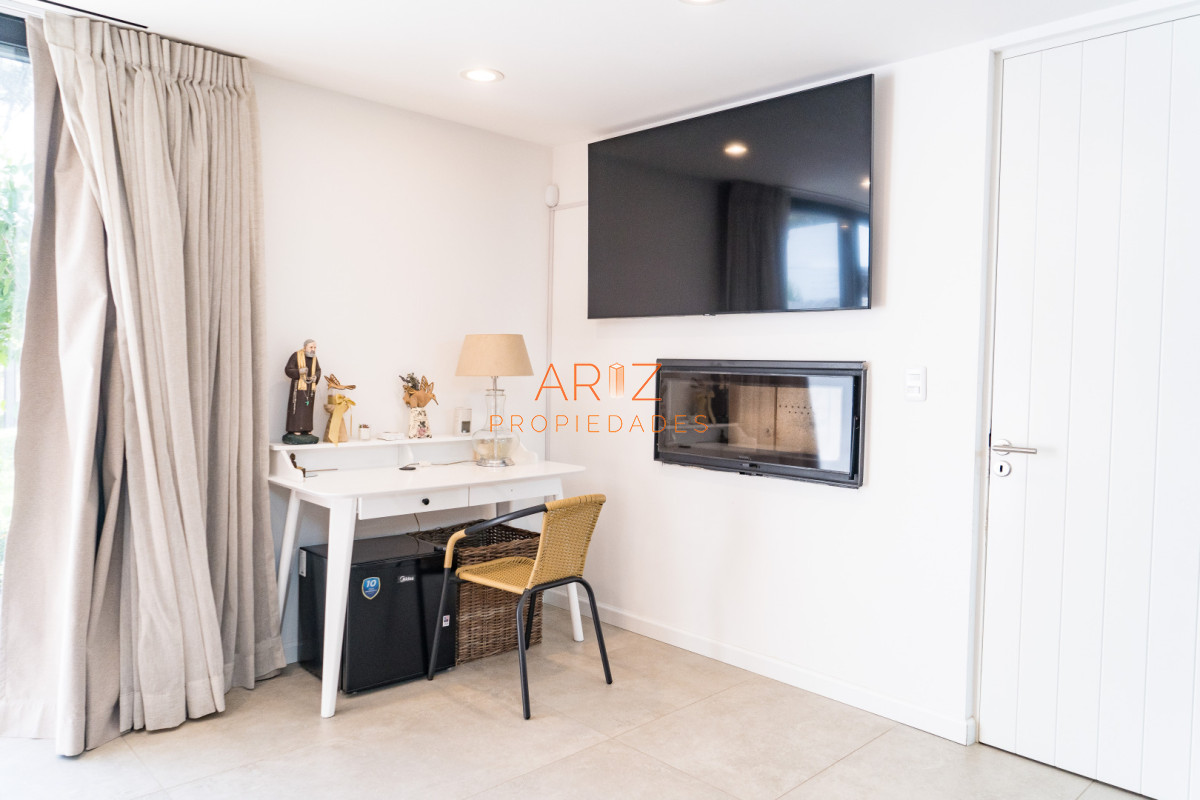 Casa ID.2490 - Venta Casa 4 dormitorios mas dependencia Punta del Este