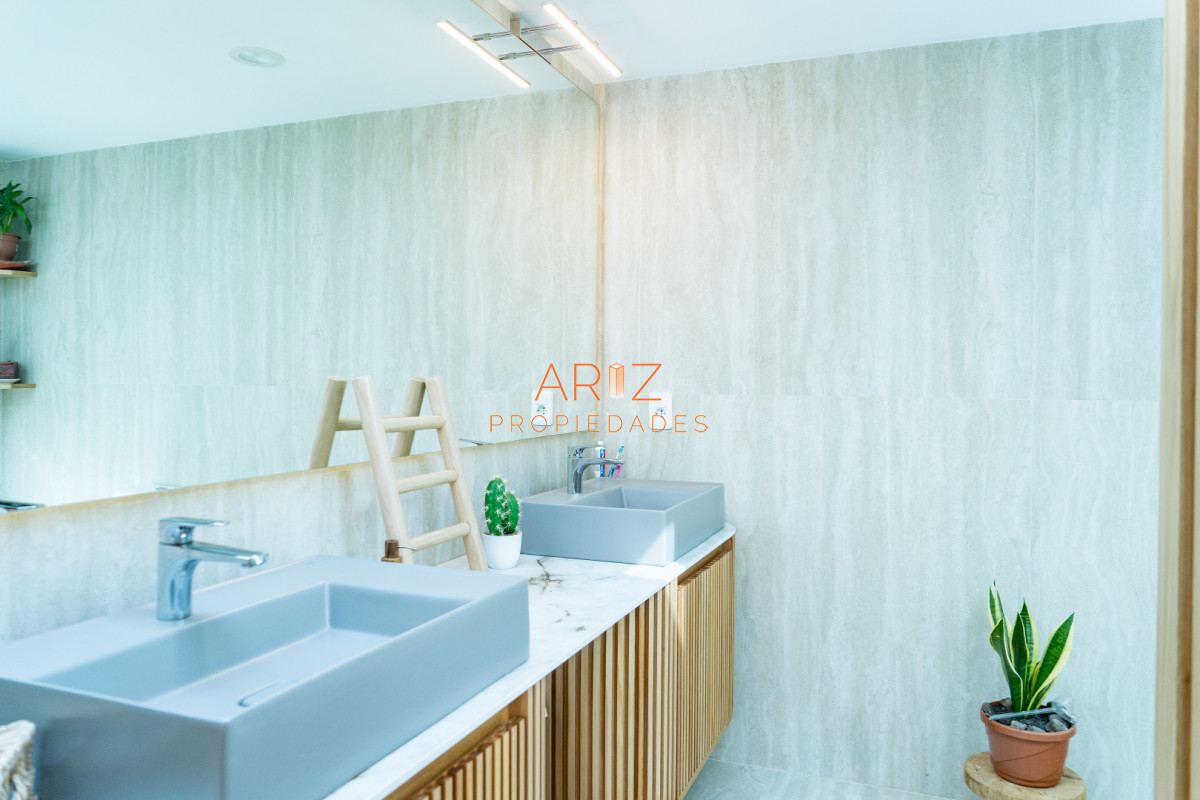 Casa ID.2490 - Venta Casa 4 dormitorios mas dependencia Punta del Este