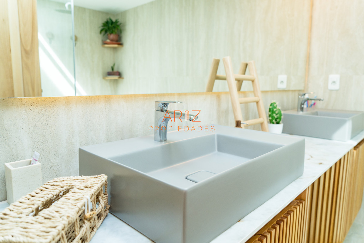 Casa ID.2490 - Venta Casa 4 dormitorios mas dependencia Punta del Este