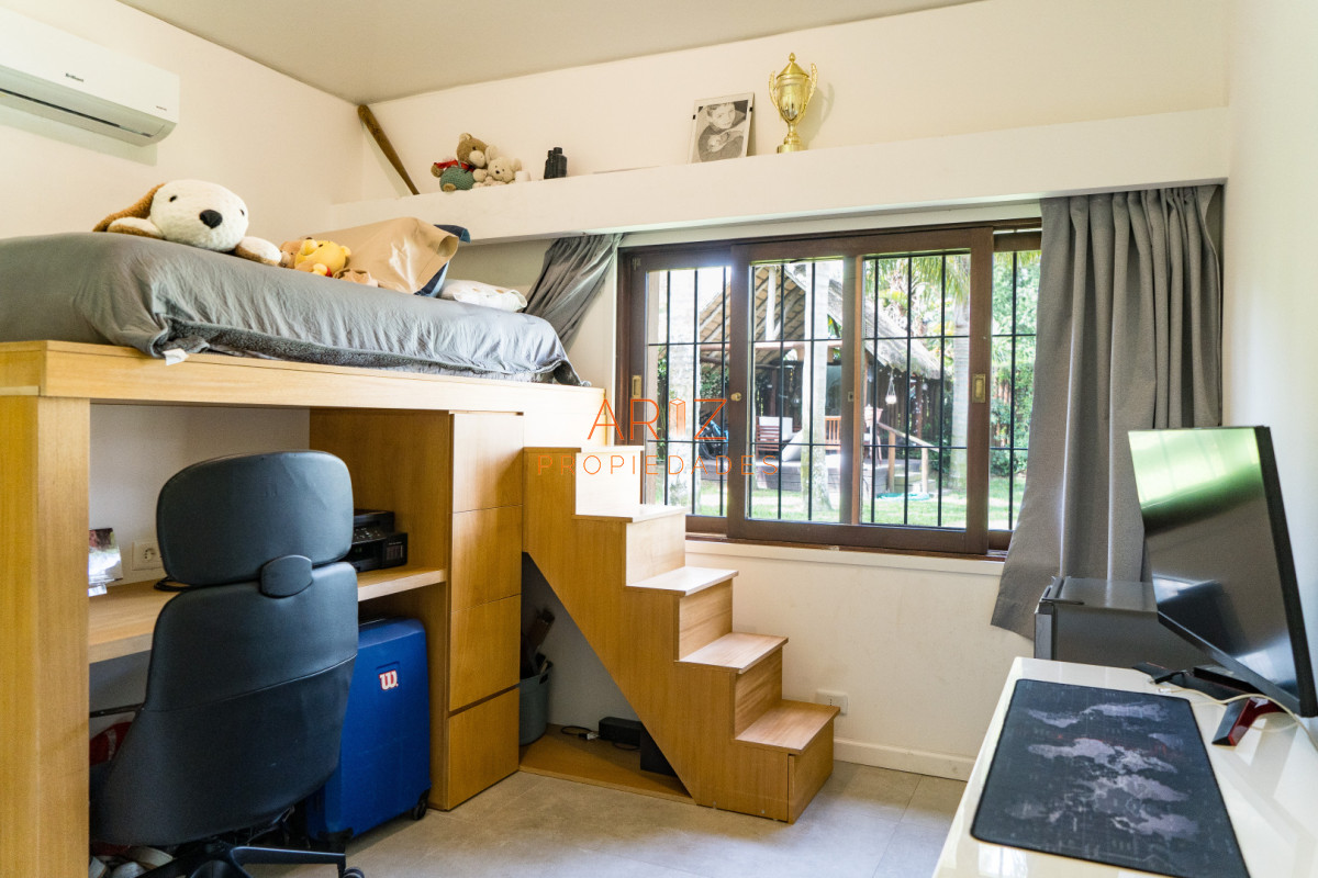 Casa ID.2490 - Venta Casa 4 dormitorios mas dependencia Punta del Este